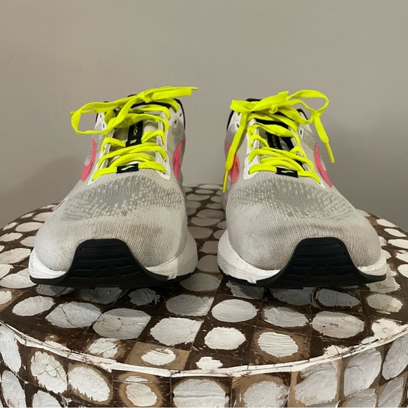 Brooks Men’s Launch 9 Running Shoes Size 10.5D White Pink Yellow - Picture 5 of 5